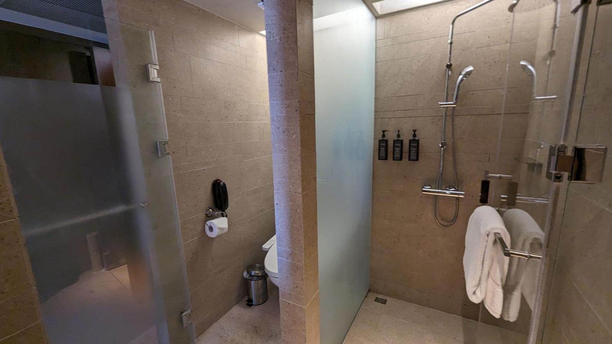Sheraton Taitung Hotel Εξωτερικό φωτογραφία Bathroom of a First Suite