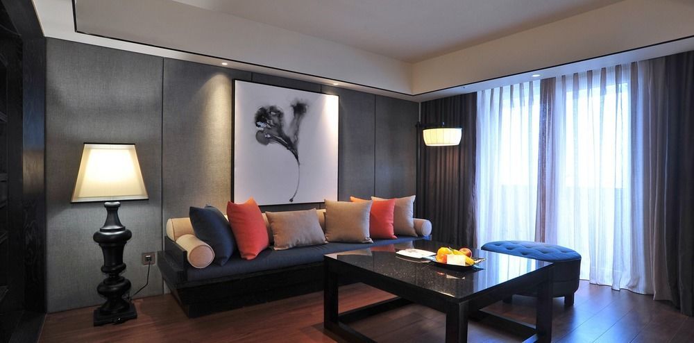 Sheraton Taitung Hotel Εξωτερικό φωτογραφία A living room in a suite at The Park, New Delhi