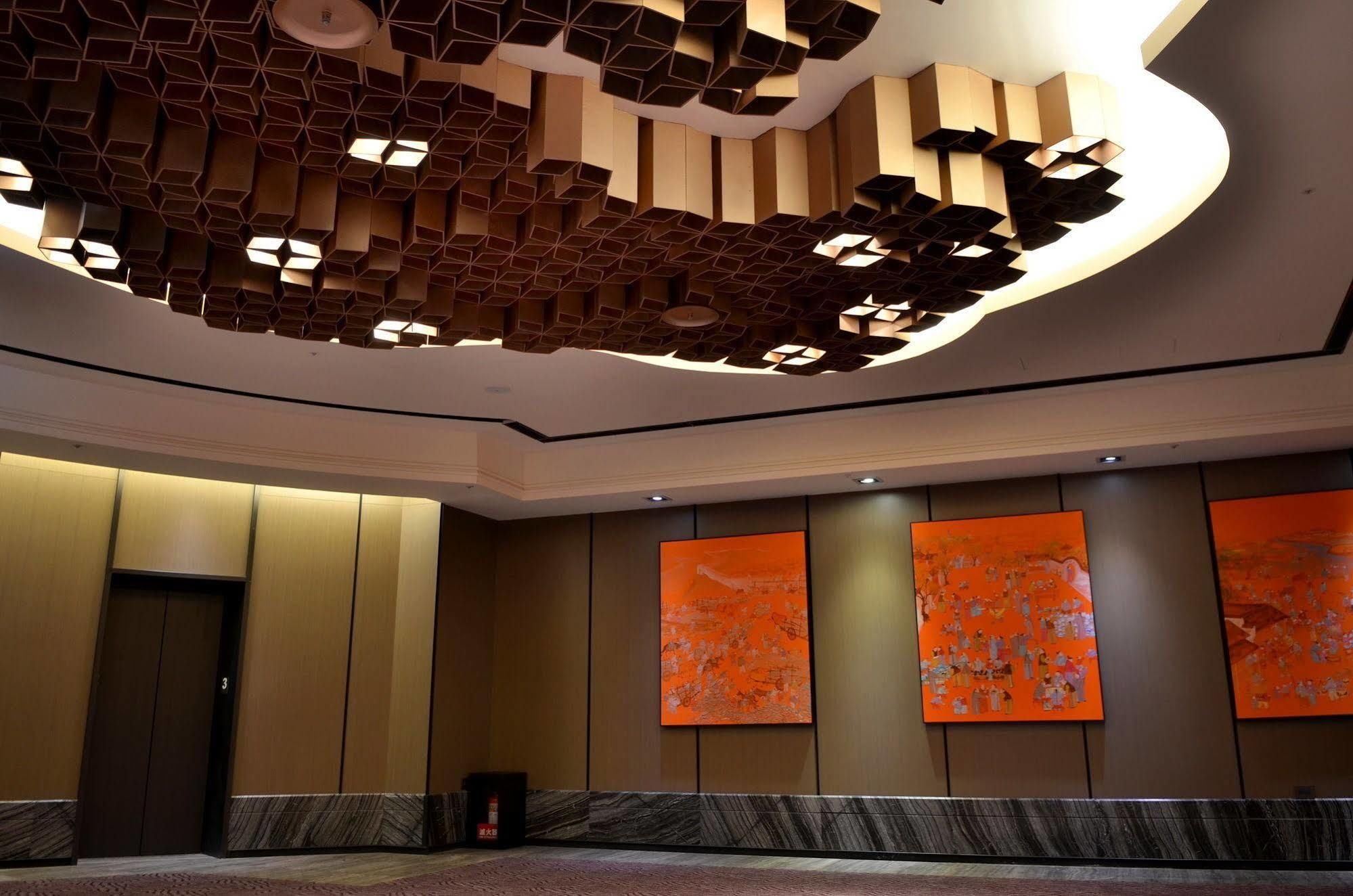 Sheraton Taitung Hotel Εξωτερικό φωτογραφία The lobby of the hotel